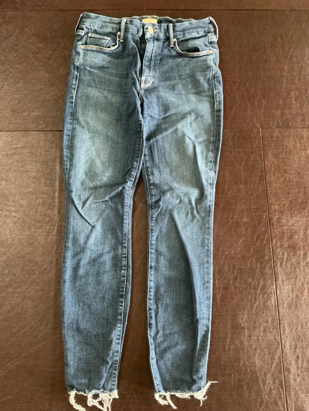 Mother Looker Ankle Fray in Girl Crush - Picture 2 of 11